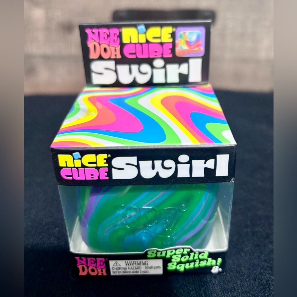 Nice Cube Swirl Super Solid Squish - Green & Blue Swirl
